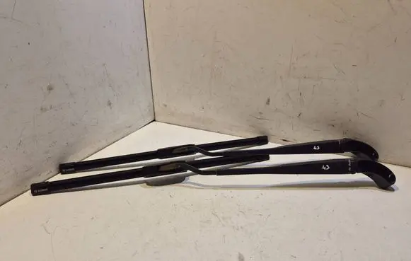 Mini One - Cooper R50 - 53 Front wiper blade arm 80005586