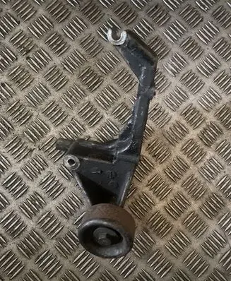 KIA Sorento Generator/alternator belt tensioner
