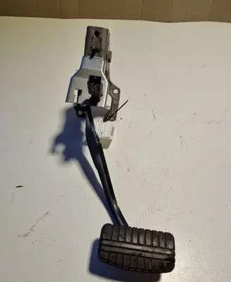 Mitsubishi Pajero Brake pedal 