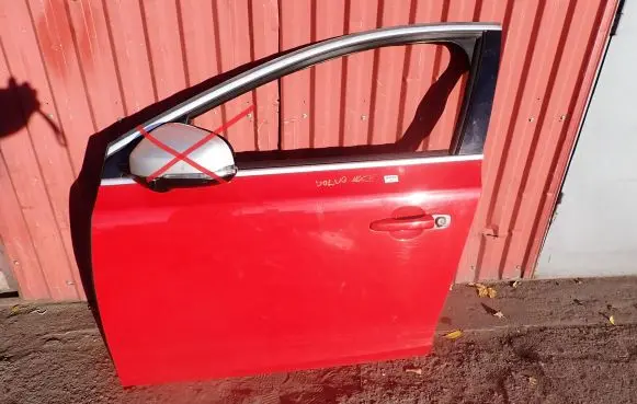 Volvo V40 Front door