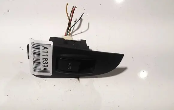 Toyota Avensis T250 Electric window control switch 7427205020 74272-05020