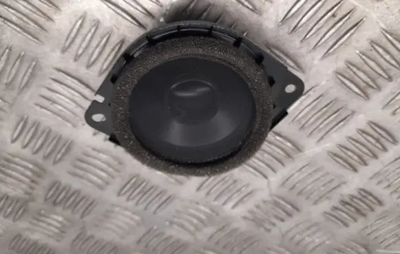 Alfa Romeo Stelvio Rear door speaker