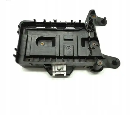 Audi Q3 8U Battery tray 1K0915333