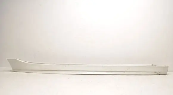 BMW 1 F40 Front sill (body part) 8072574