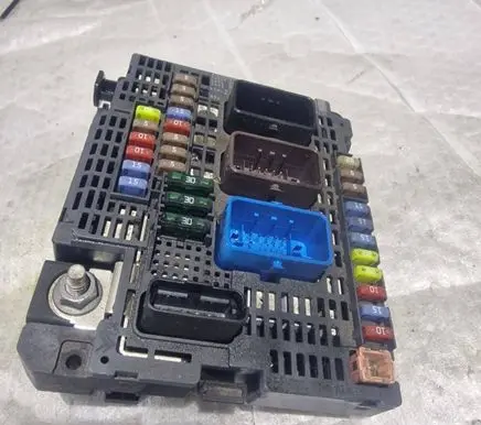 Peugeot 508 Fuse module 9674922180 BSMZ0500 60052896