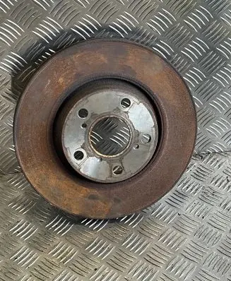 Toyota Avensis T270 Front brake disc