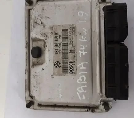 Skoda Fabia Mk1 (6Y) Engine control unit/module 038906019HT 0281010947