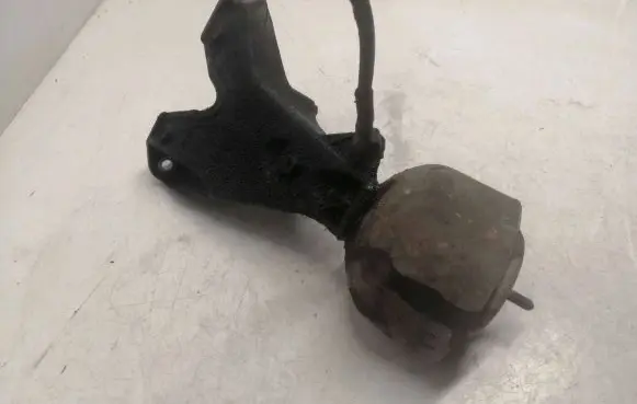 Audi A4 S4 B5 8D Engine mount bracket 8D0199382 8D01993790 199382M