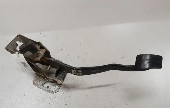 Hyundai Tucson JM Brake pedal