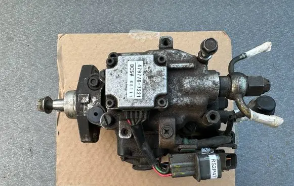 Mitsubishi Pajero Fuel injection high pressure pump 479778721 MR577077 1047003051