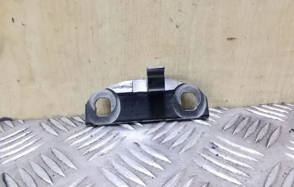 Volvo XC60 Front door lower hinge 