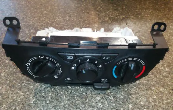 Suzuki Celerio Climate control unit