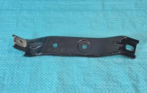 Mercedes-Benz B W246 W242 Fender mounting bracket A2466280214