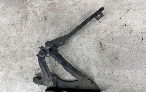 Volkswagen Golf V Engine bonnet/hood hinges