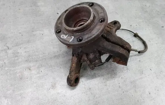 Opel Movano A Front wheel hub spindle knuckle