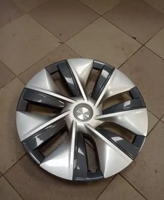 Tesla Model Y R19 wheel hub/cap/trim 104423500C 1044235