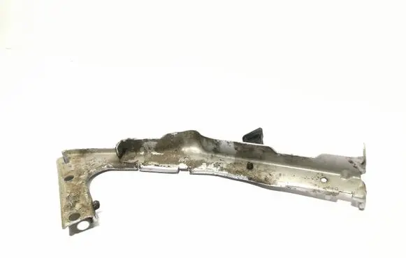 Audi A5 8T 8F Fender mounting bracket 8T0821135C