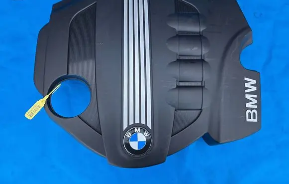 BMW 3 E90 E91 Engine cover (trim) 7797410