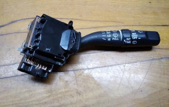 Toyota Avensis T220 Wiper control stalk 17A164 17A164LH2