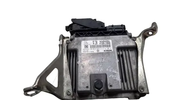 Toyota Corolla E140 E150 Engine control unit/module 0281013413 8966102E10