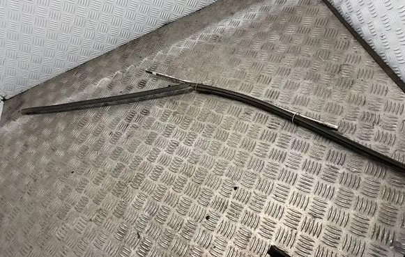 Toyota Land Cruiser (J120) Rubber seal front coupe door window 