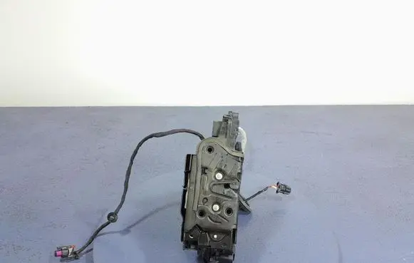 Skoda Kodiaq Front door lock 5TB837015