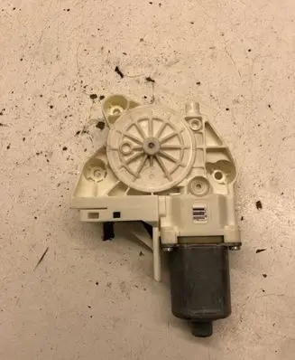 Ford Focus Front door window regulator motor 4M5T14553 995209101 0130822216