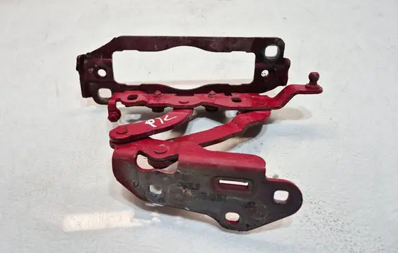 Mercedes-Benz C W204 Engine bonnet/hood hinges A2048800728