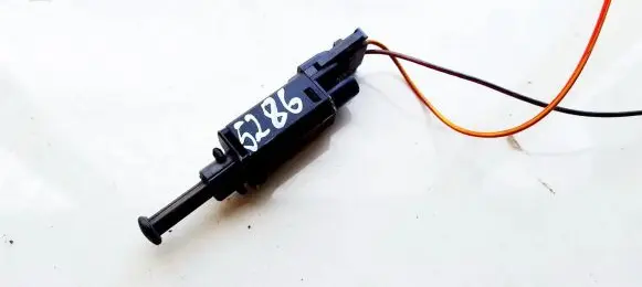 Volkswagen PASSAT B3 Brake pedal sensor switch 191945515
