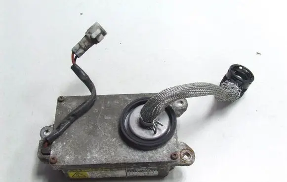 Lexus LS 400 Xenon control unit/module 85967-50010