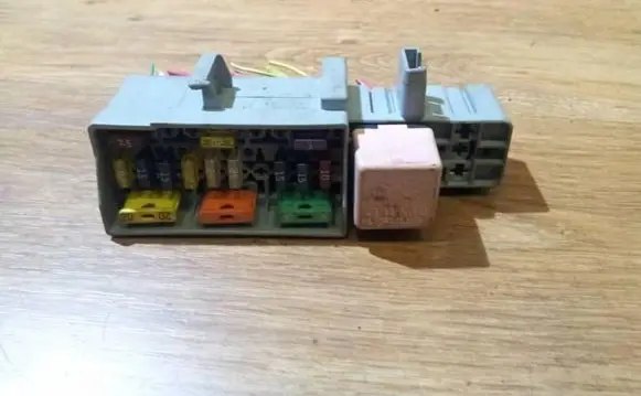 Renault Megane II Fuse box set 13251ghw
