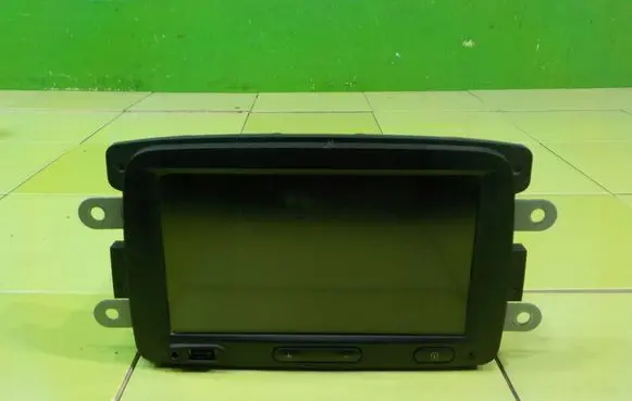 Dacia Sandero II Radio/CD/DVD/GPS head unit 281156588R XP237