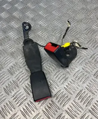 Mercedes-Benz C W204 Rear seatbelt buckle A2048602669
