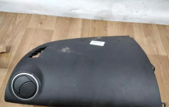 Mazda 6 Passenger airbag