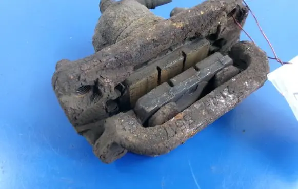 Nissan Tiida C11 Rear brake caliper