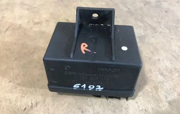 Citroen C5 Glow plug pre-heat relay 0281003018 BOSCH