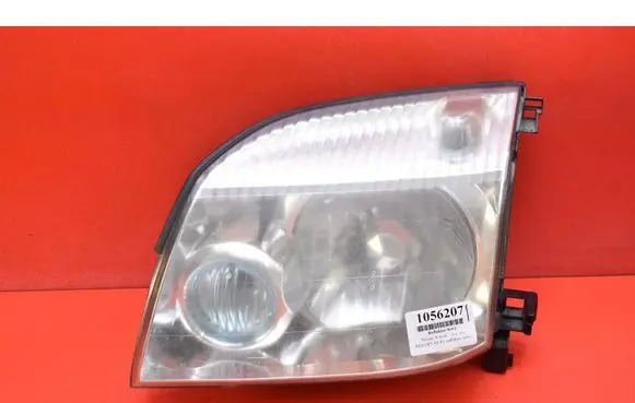 Nissan X-Trail T30 Headlight/headlamp 