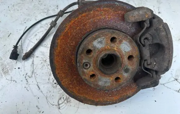 Seat Alhambra (Mk1) Rear wheel hub 62021080A