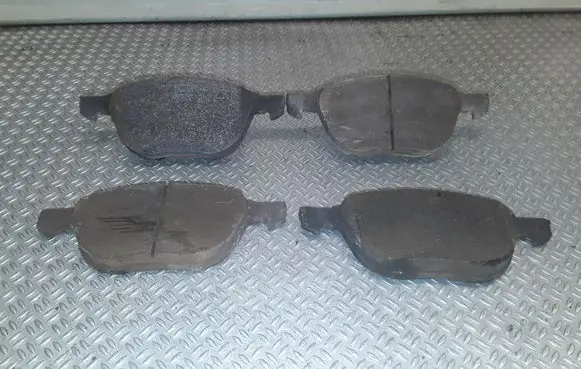 Volvo V50 Brake pads (front) 