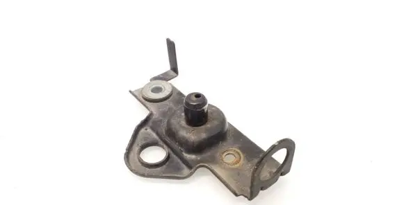 Radiator mount bracket