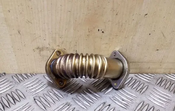 Volkswagen Touareg II EGR valve line/pipe/hose 059131525AL