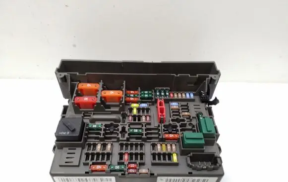 BMW 1 E81 E87 Fuse module 9119446 911944603