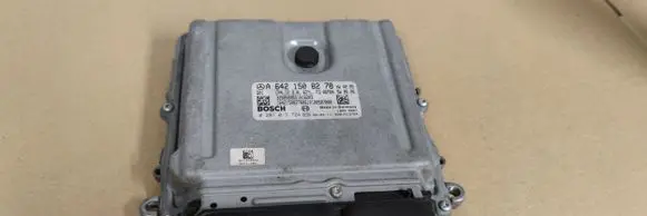 Mercedes-Benz E W211 Engine control unit/module 0281013724