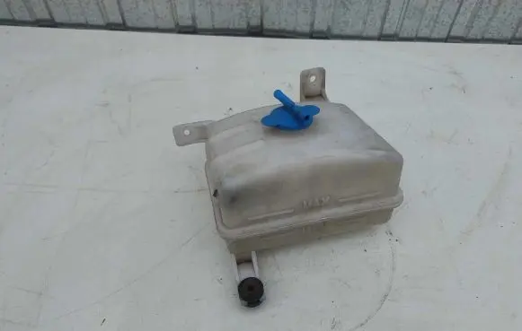 KIA Carens II Coolant expansion tank/reservoir