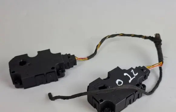 Audi A4 S4 B9 Air flap motor/actuator HEUT0045K