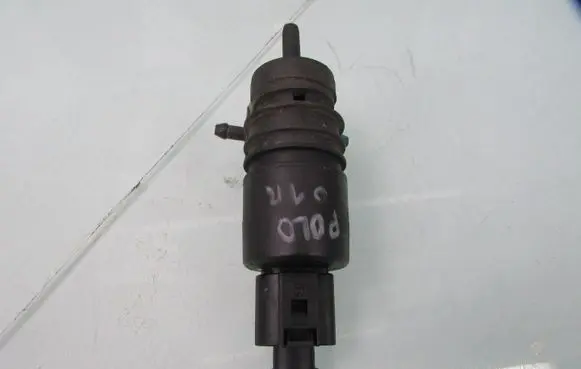 Volkswagen Polo III 6N 6N2 6NF Windscreen/windshield washer pump