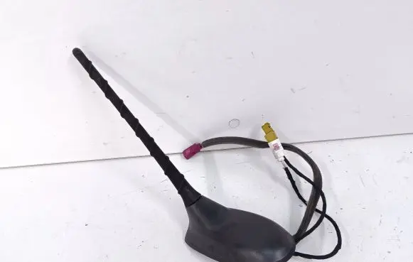 Jeep Cherokee Aerial GPS antenna P05064642AE