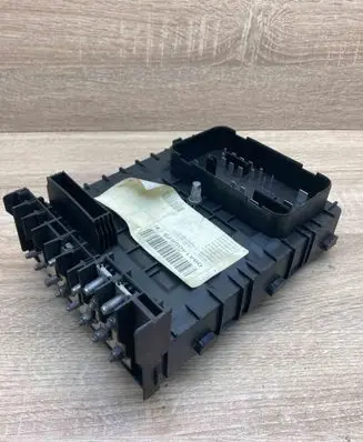 Volkswagen Golf V Fuse module 1K0937125A 0641405673E