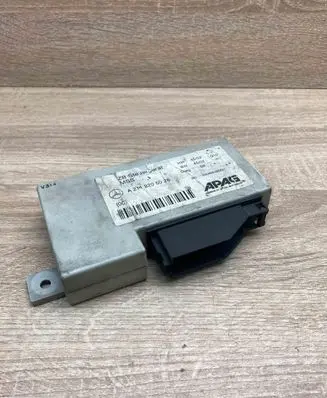 Mercedes-Benz E W211 Central console control unit A2118205026