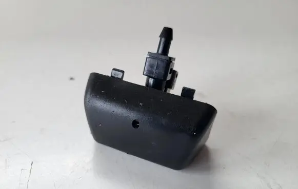 Opel Mokka B Windshield washer spray nozzle 9824288380